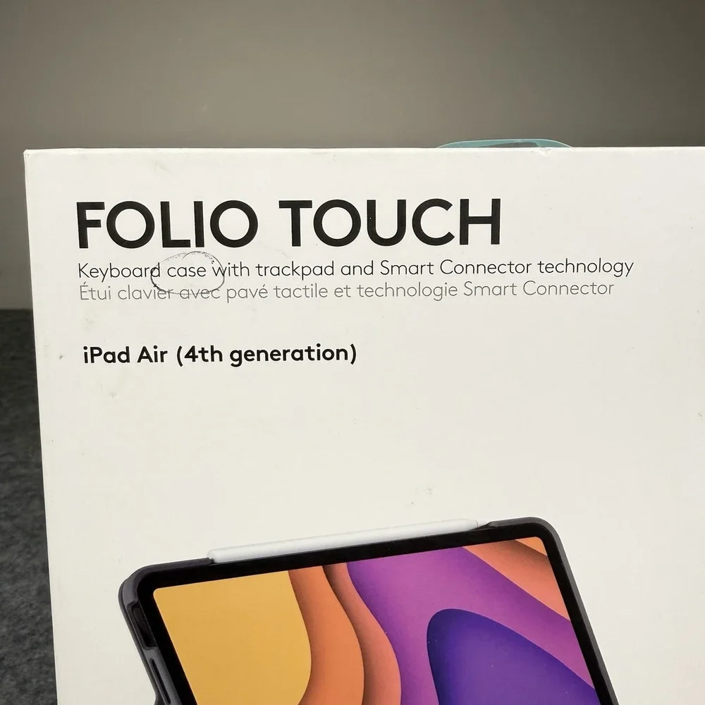 Logitech Folio Touch iPad Keyboard Case with Trackpad for iPad Air (4th 5th) EUC
